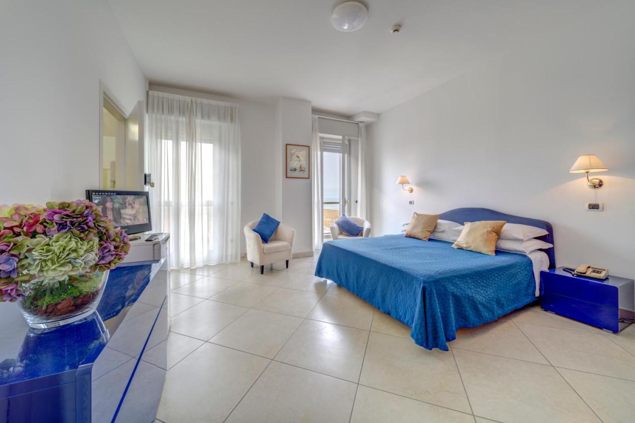 Hotel Carlton Beach Rimini Exterior photo
