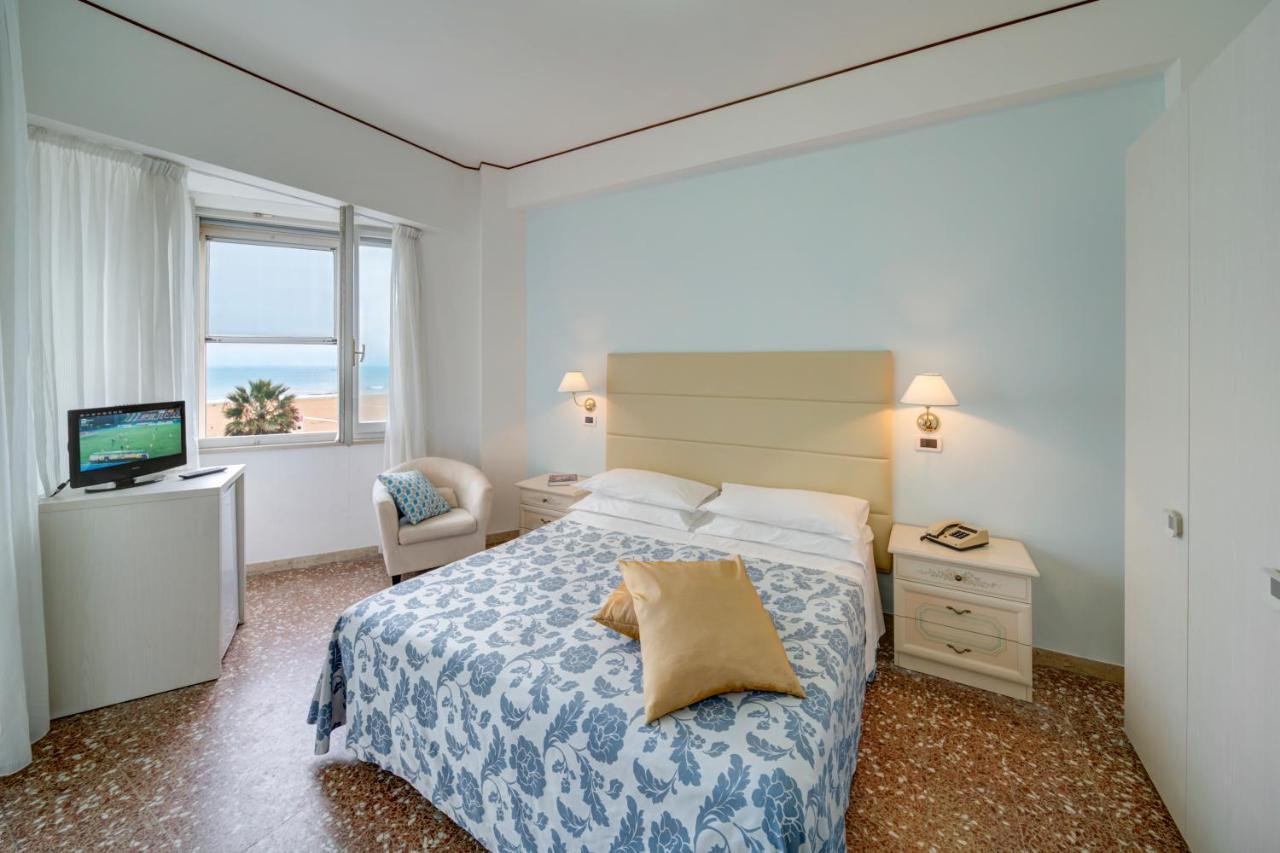 Hotel Carlton Beach Rimini Exterior photo