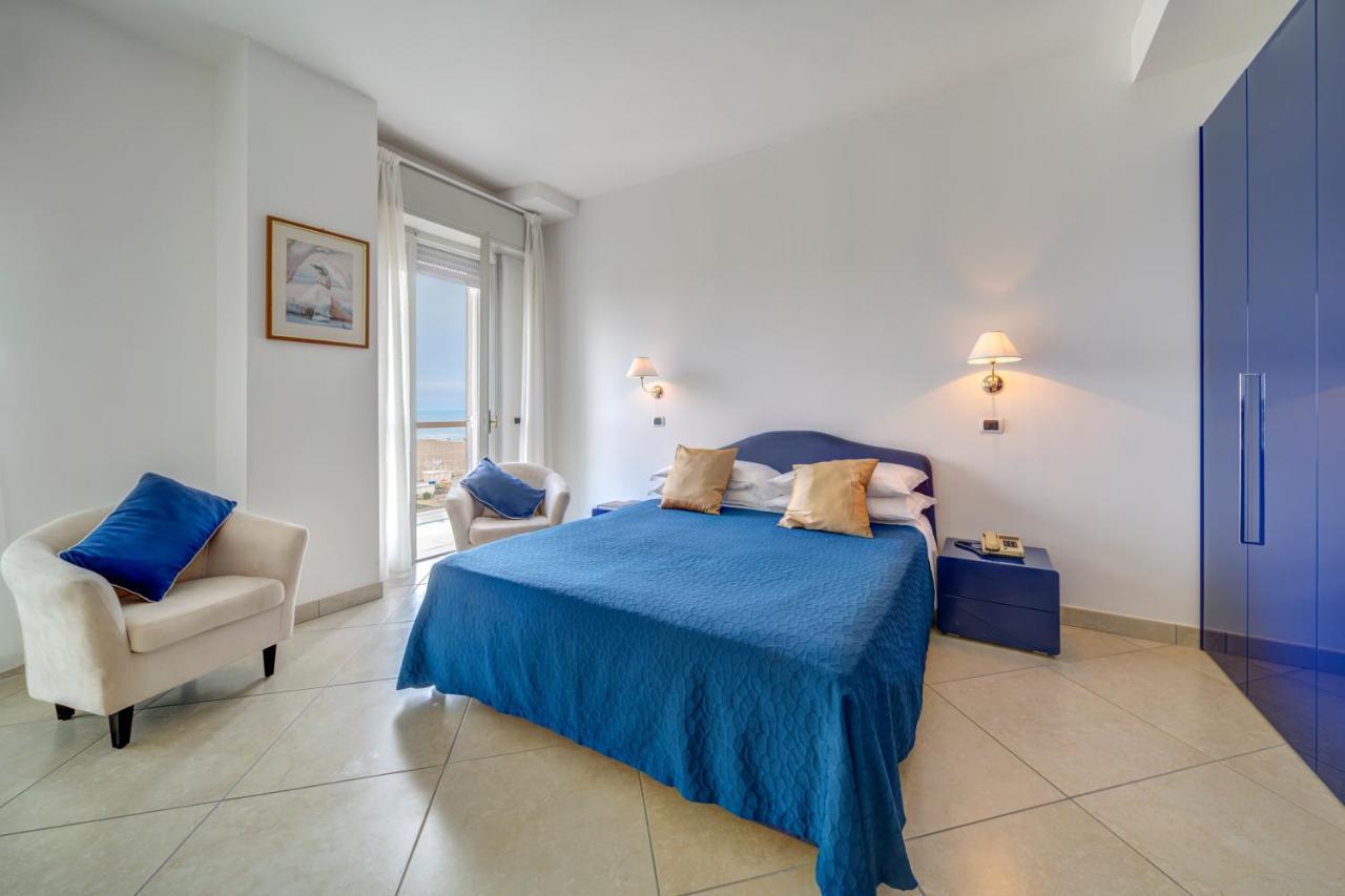 Hotel Carlton Beach Rimini Exterior photo