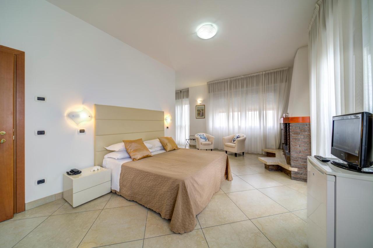 Hotel Carlton Beach Rimini Exterior photo