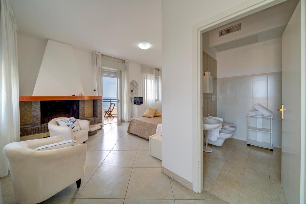 Hotel Carlton Beach Rimini Exterior photo