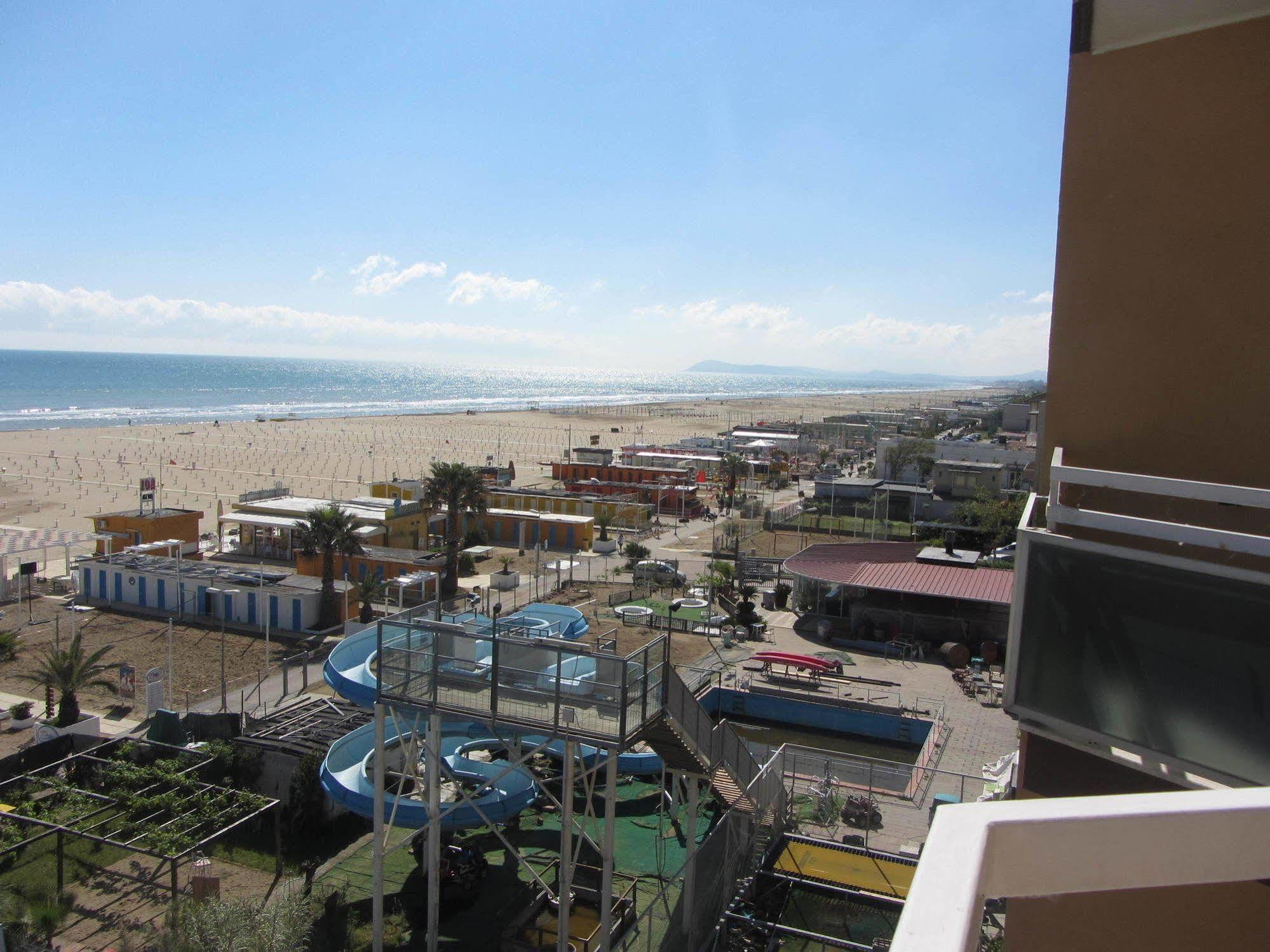 Hotel Carlton Beach Rimini Exterior photo
